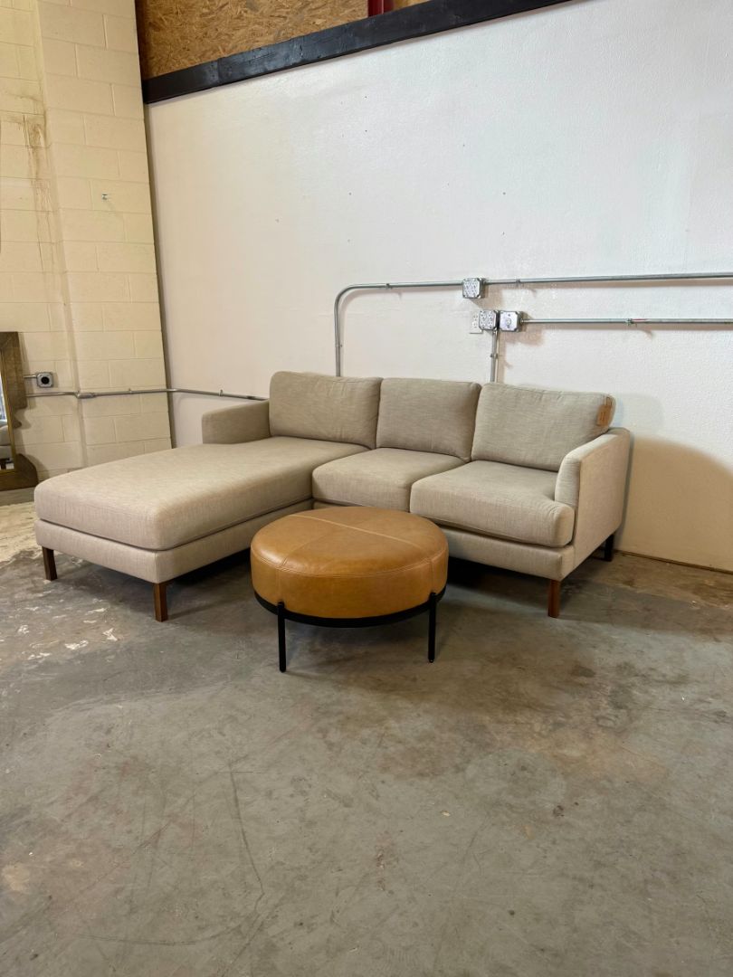 Interior Define Winslow 3-Seat Chaise Sectional 012