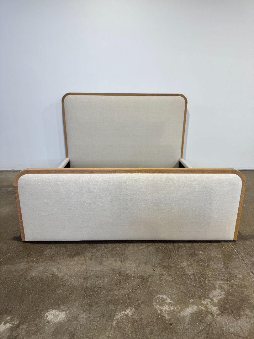 Community Manufacturing Vance King Bed