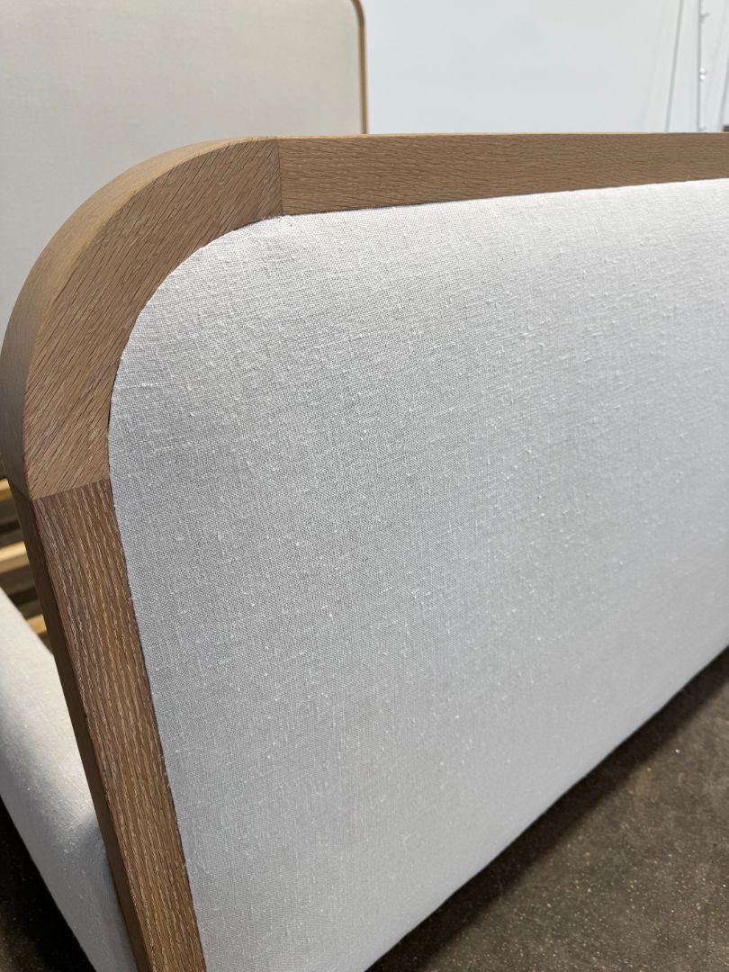 Community Manufacturing Vance King Bed