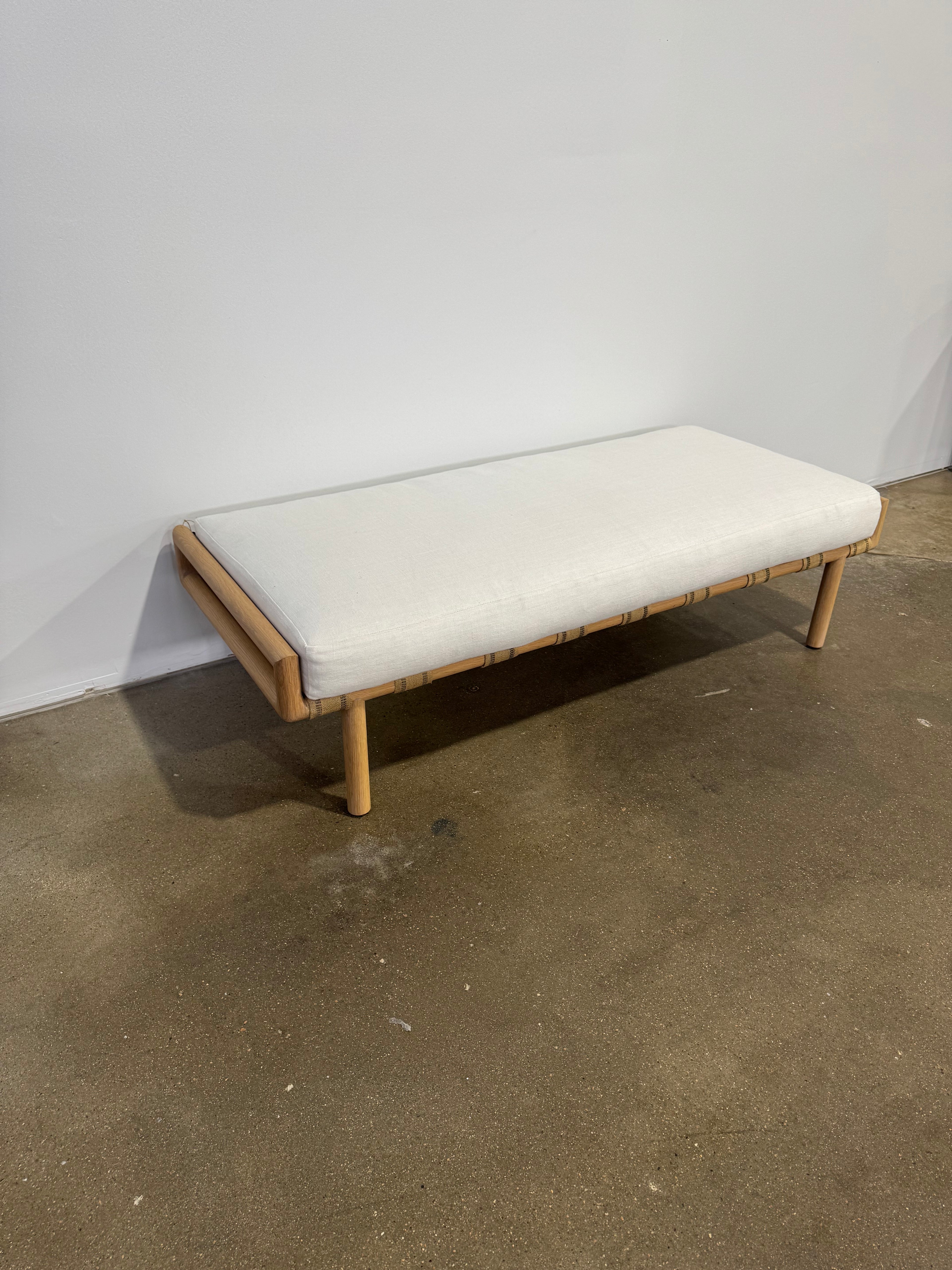 Community Manufacturing Vander Bench