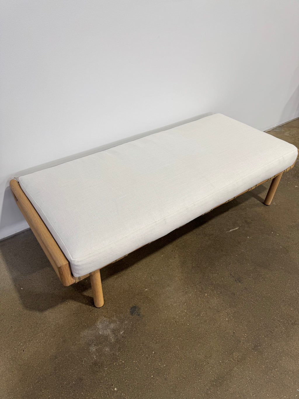 Community Manufacturing Vander Bench