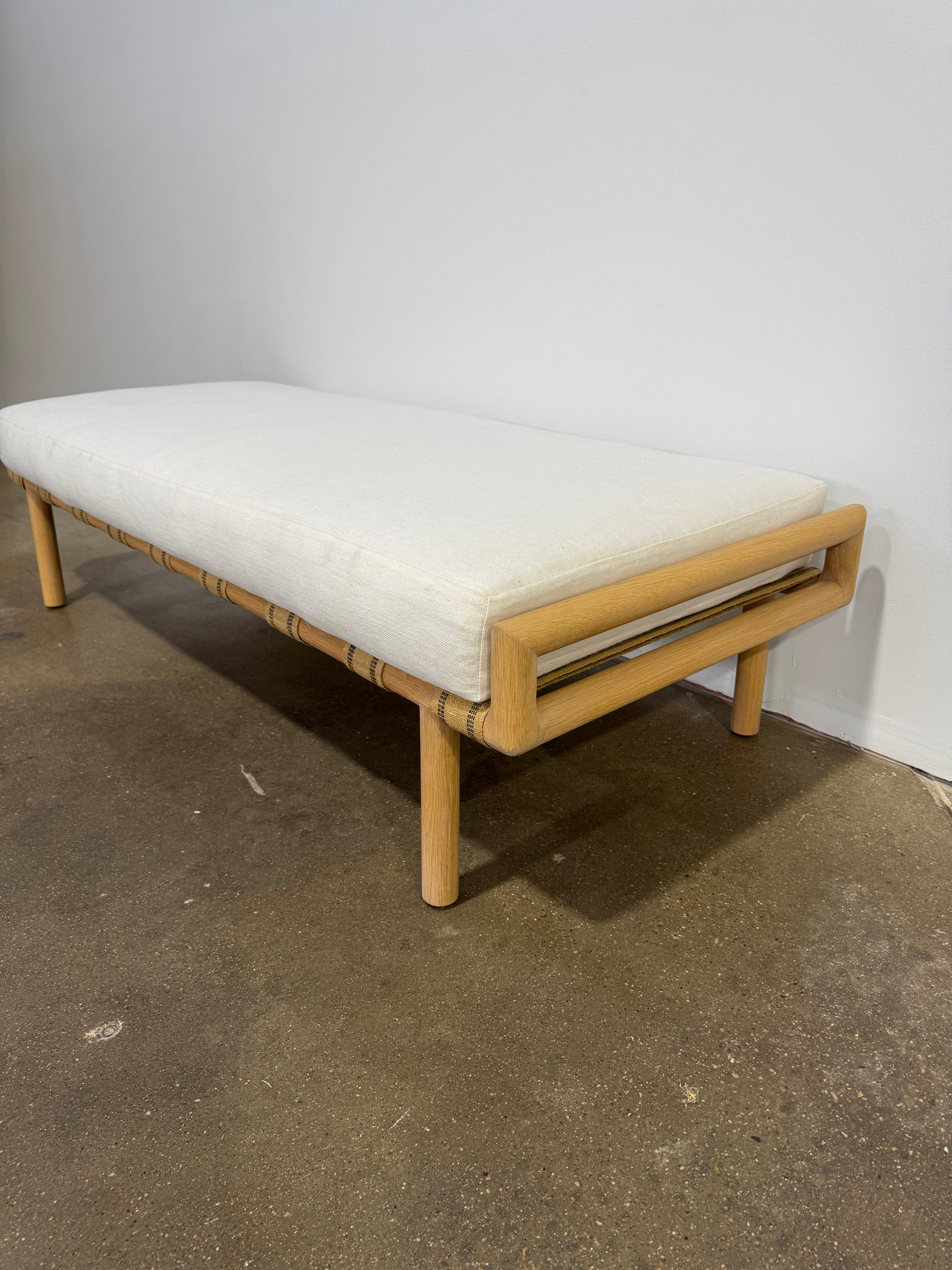 Community Manufacturing Vander Bench