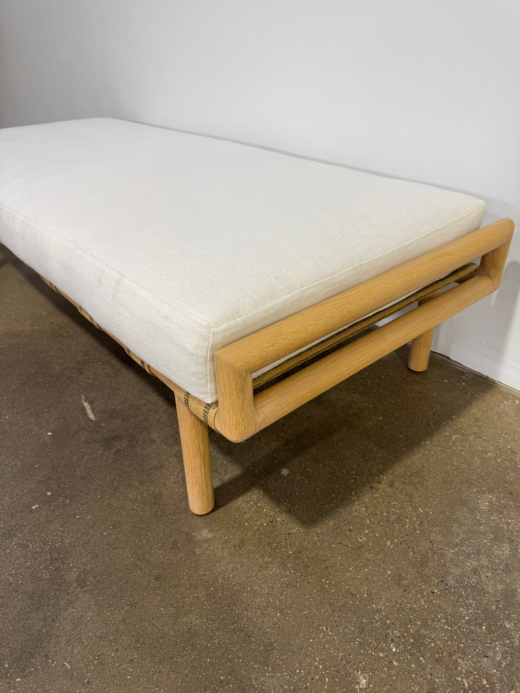 Community Manufacturing Vander Bench