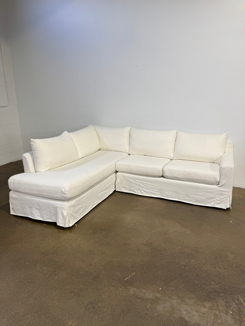 Interior Define Sloan Slipcovered 3-Seat Bumper Sectional 010