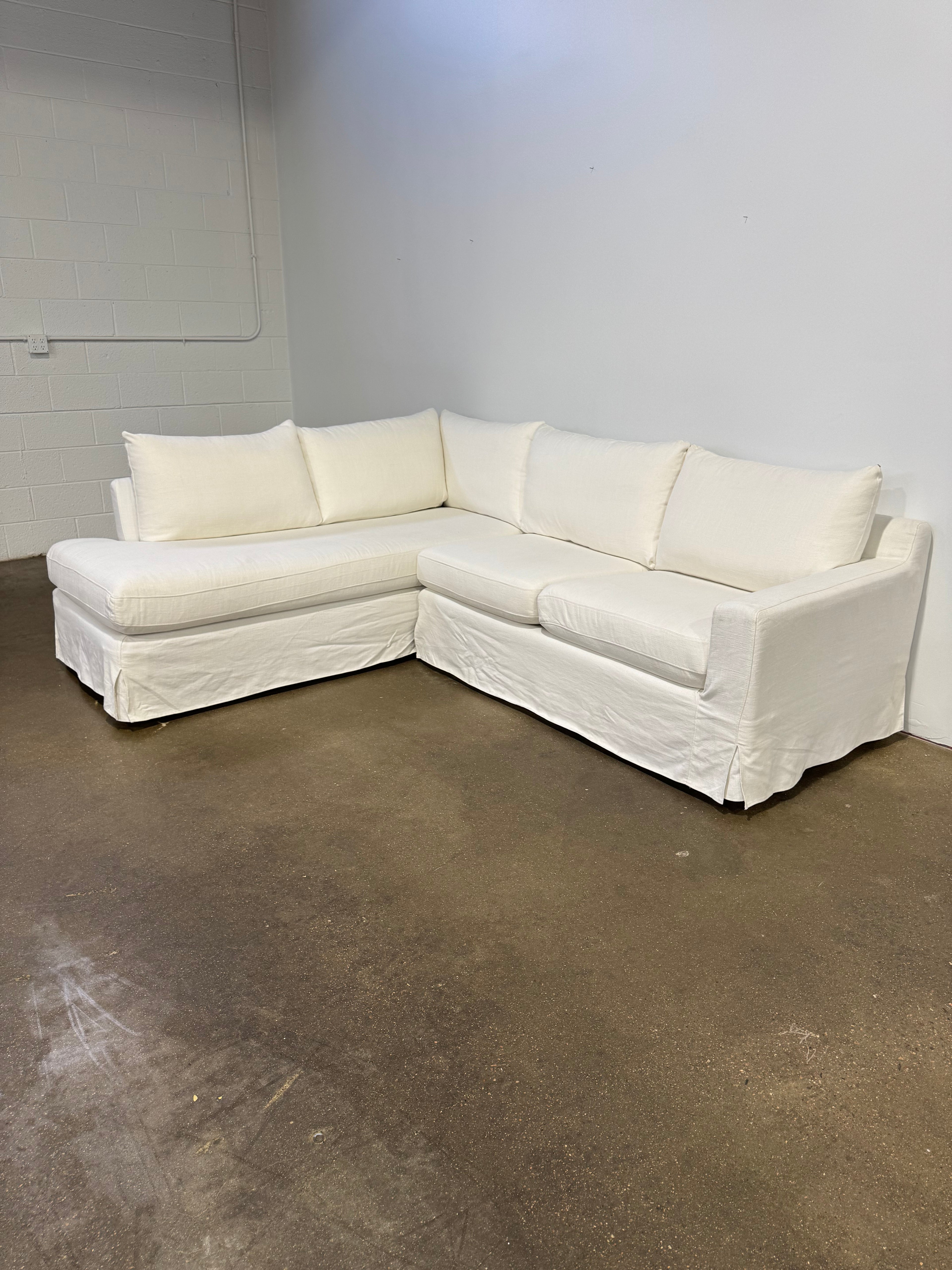 Interior Define Sloan Slipcovered 3-Seat Bumper Sectional 010