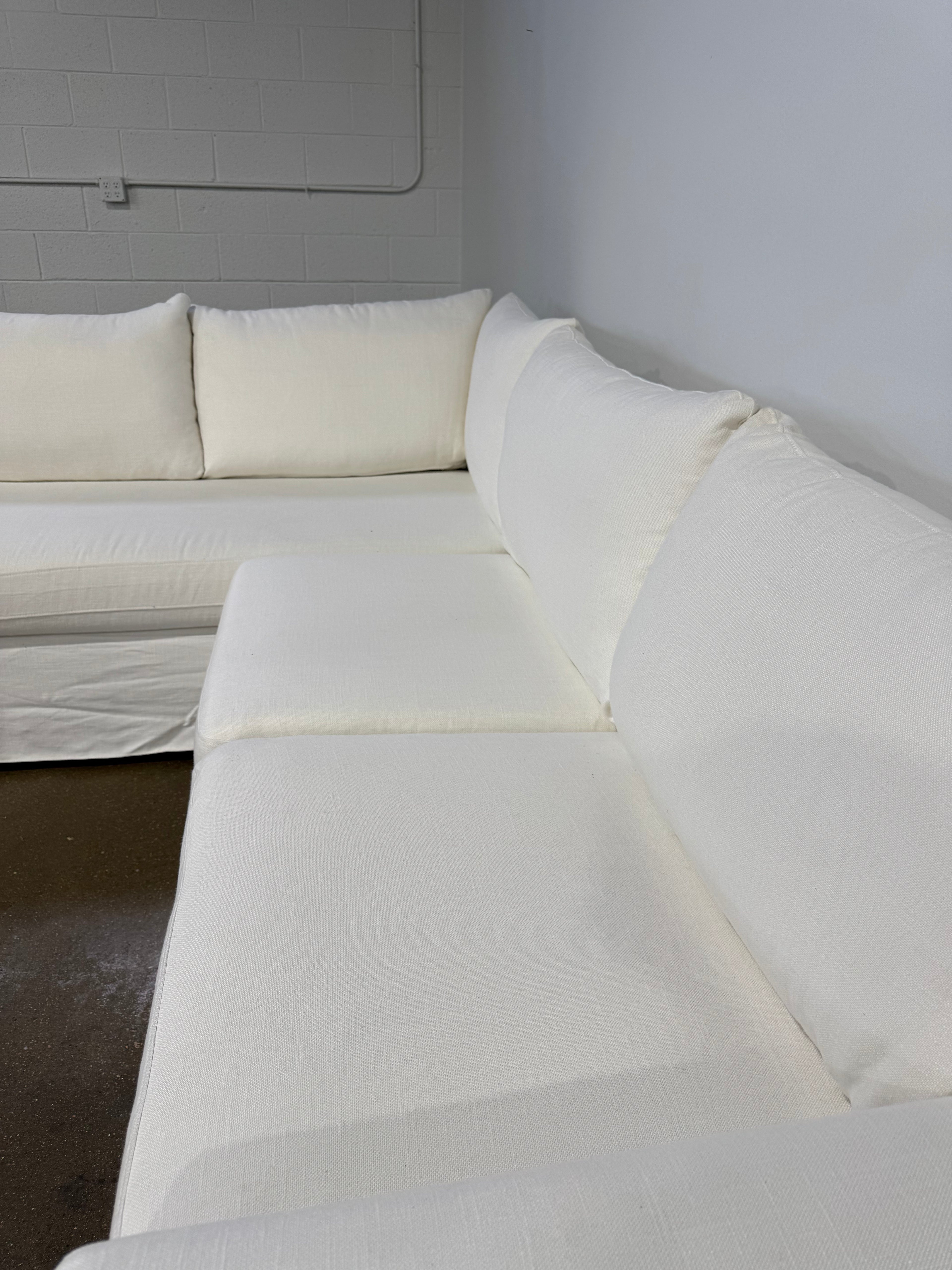 Interior Define Sloan Slipcovered 3-Seat Bumper Sectional 010