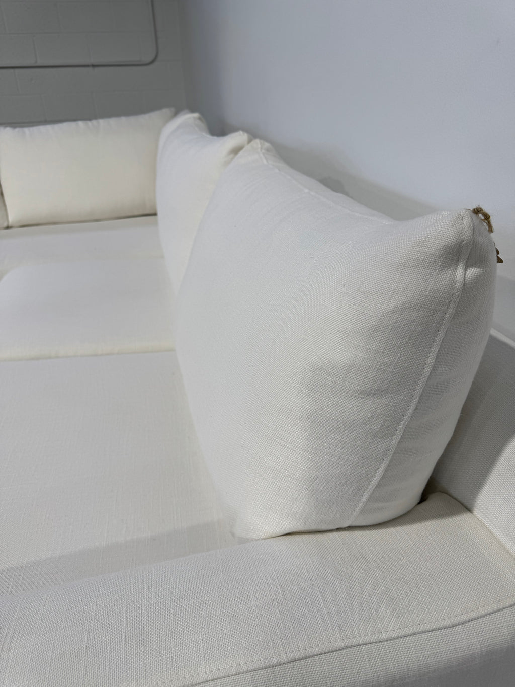 Interior Define Sloan Slipcovered 3-Seat Bumper Sectional 010