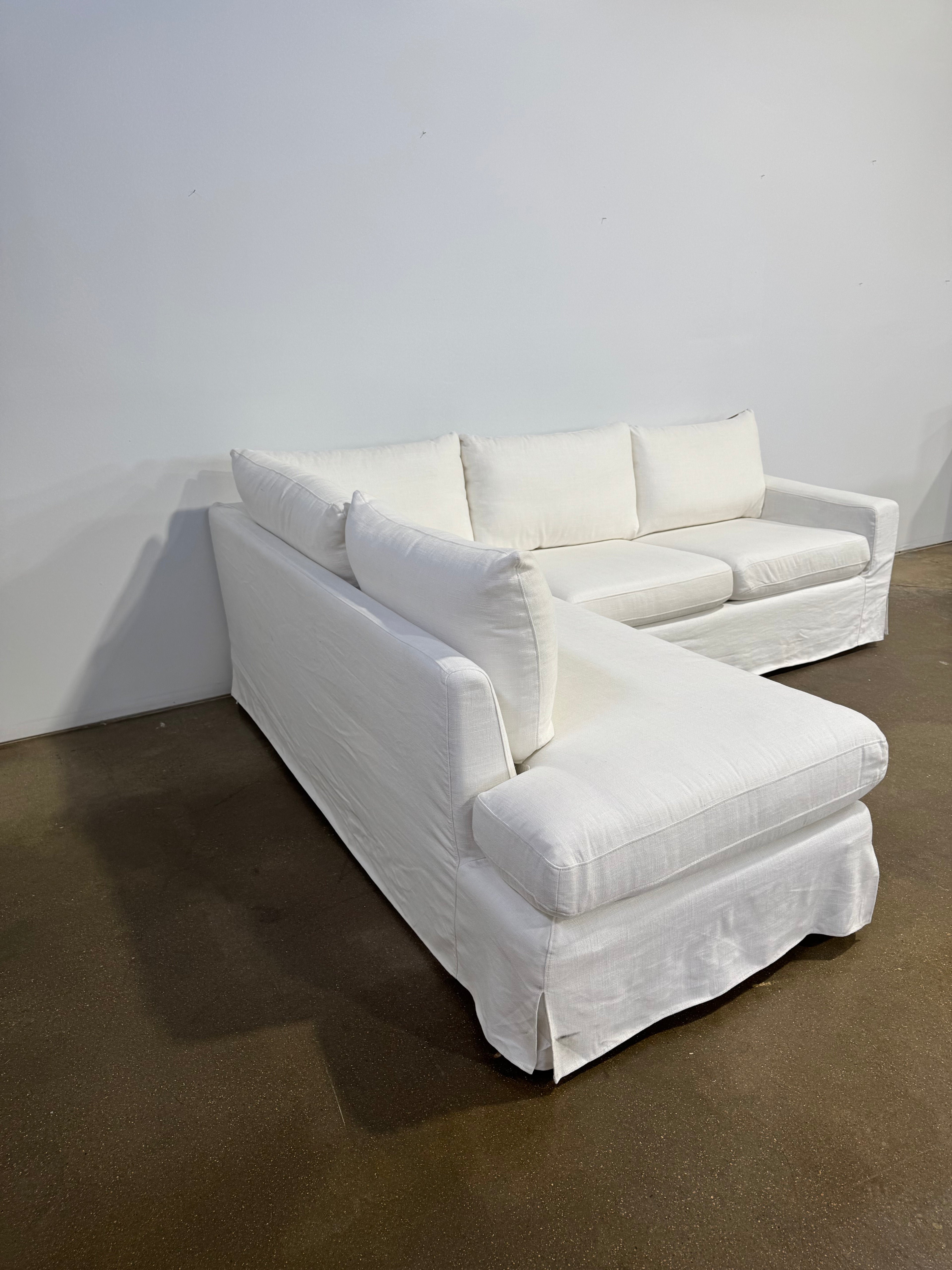 Interior Define Sloan Slipcovered 3-Seat Bumper Sectional 010