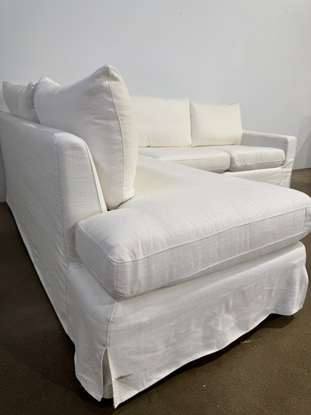 Interior Define Sloan Slipcovered 3-Seat Bumper Sectional 010