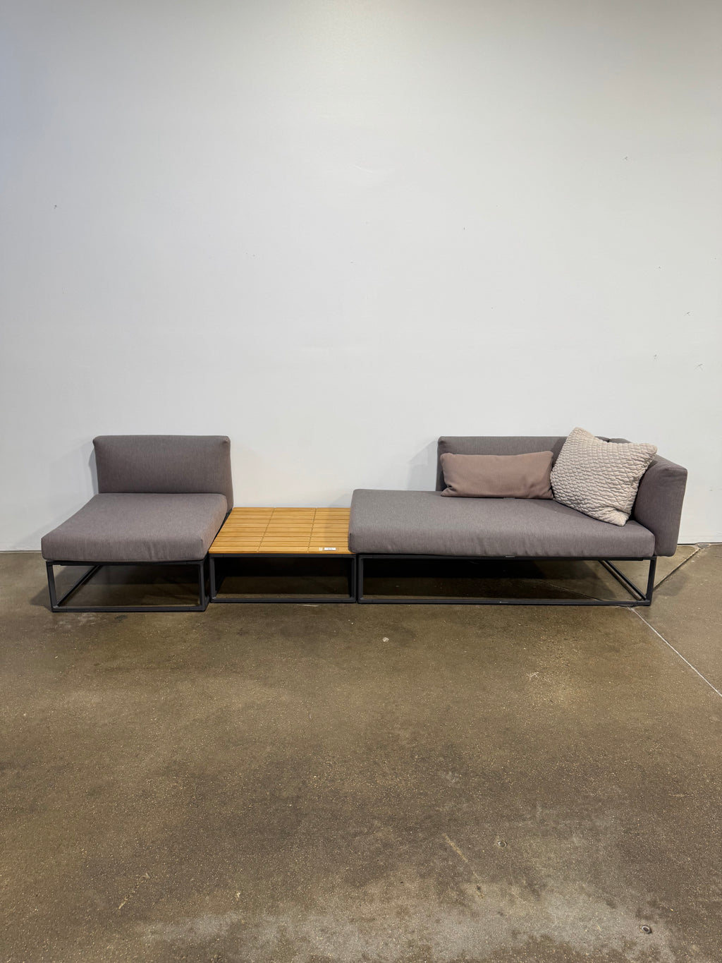 Gloster Outdoor Patio Set