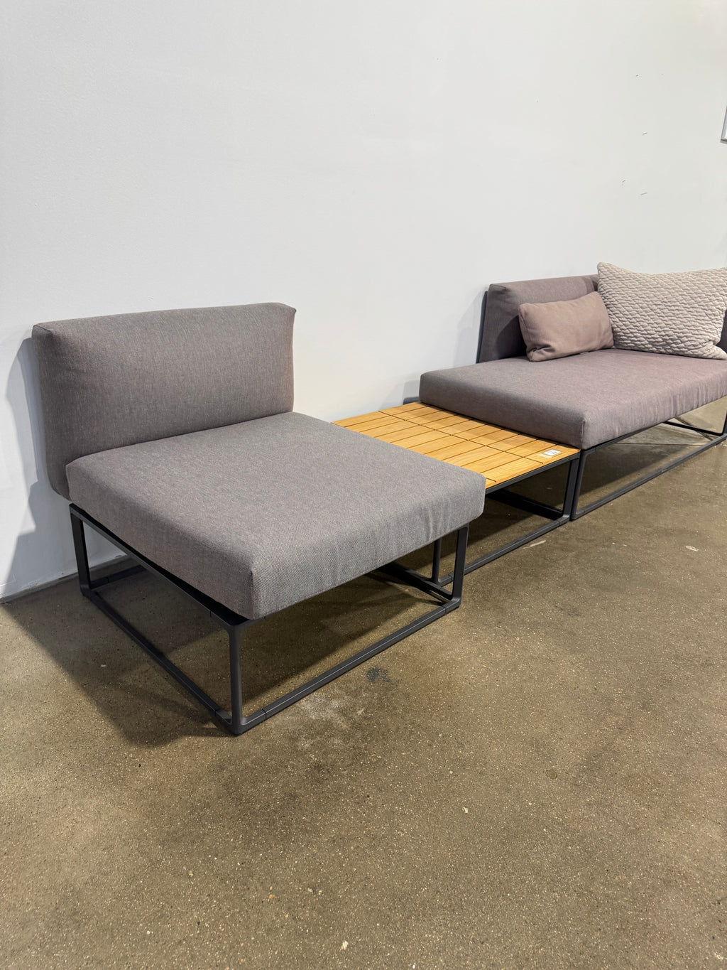 Gloster Outdoor Patio Set