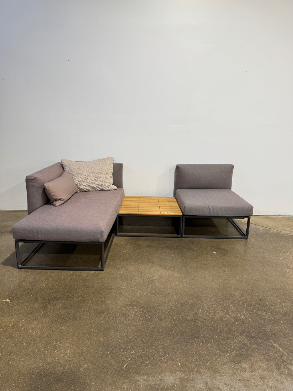Gloster Outdoor Patio Set