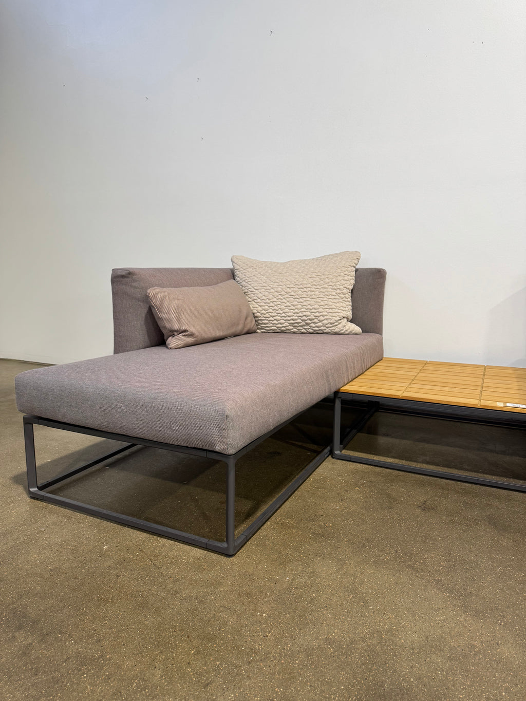 Gloster Outdoor Patio Set