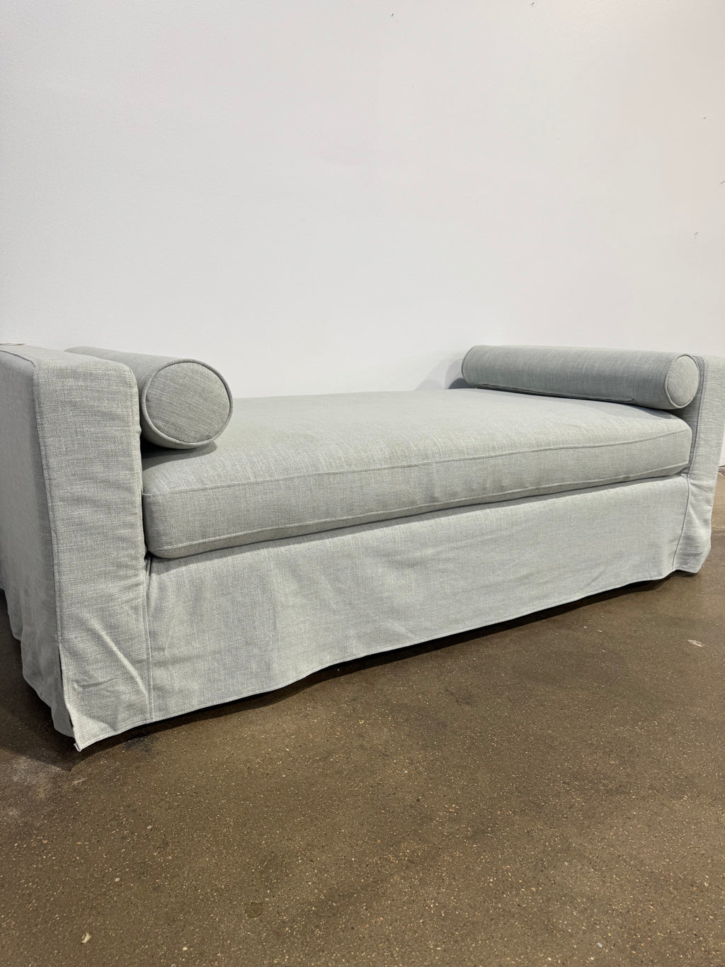 Interior Define Sloan Slipcovered Daybed - Blue