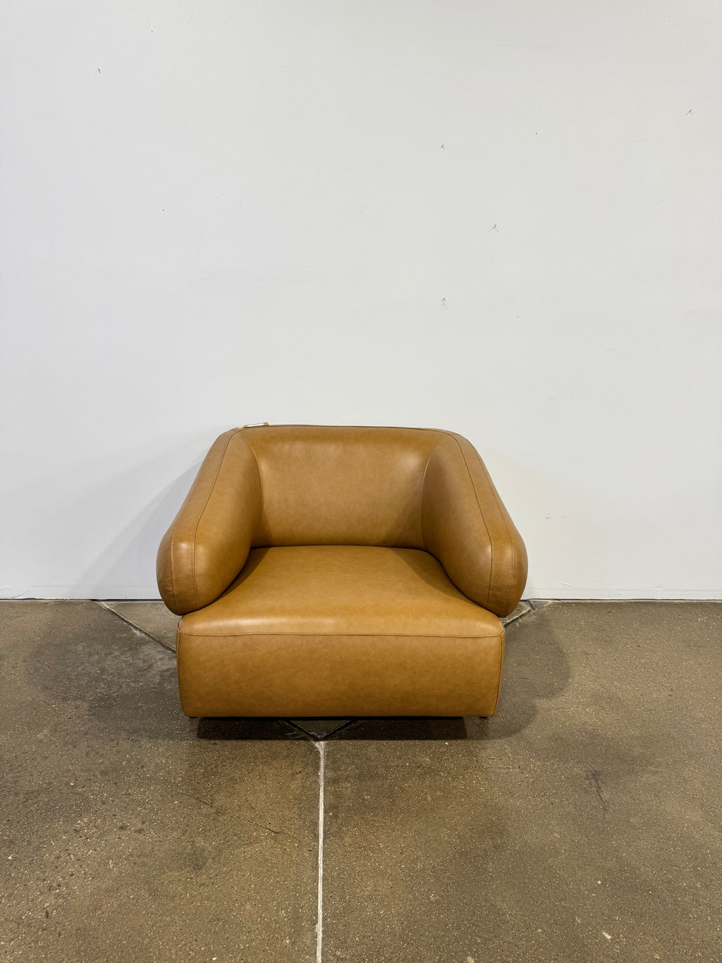 Moe's Devlin Lounge Chair Tan Leather