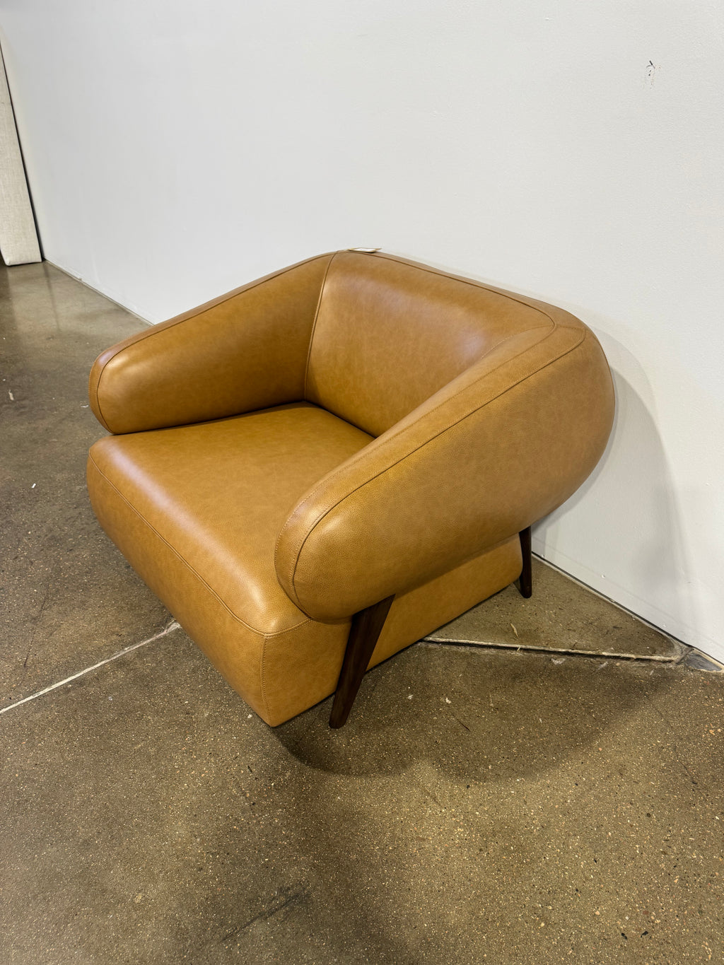 Moe's Devlin Lounge Chair Tan Leather
