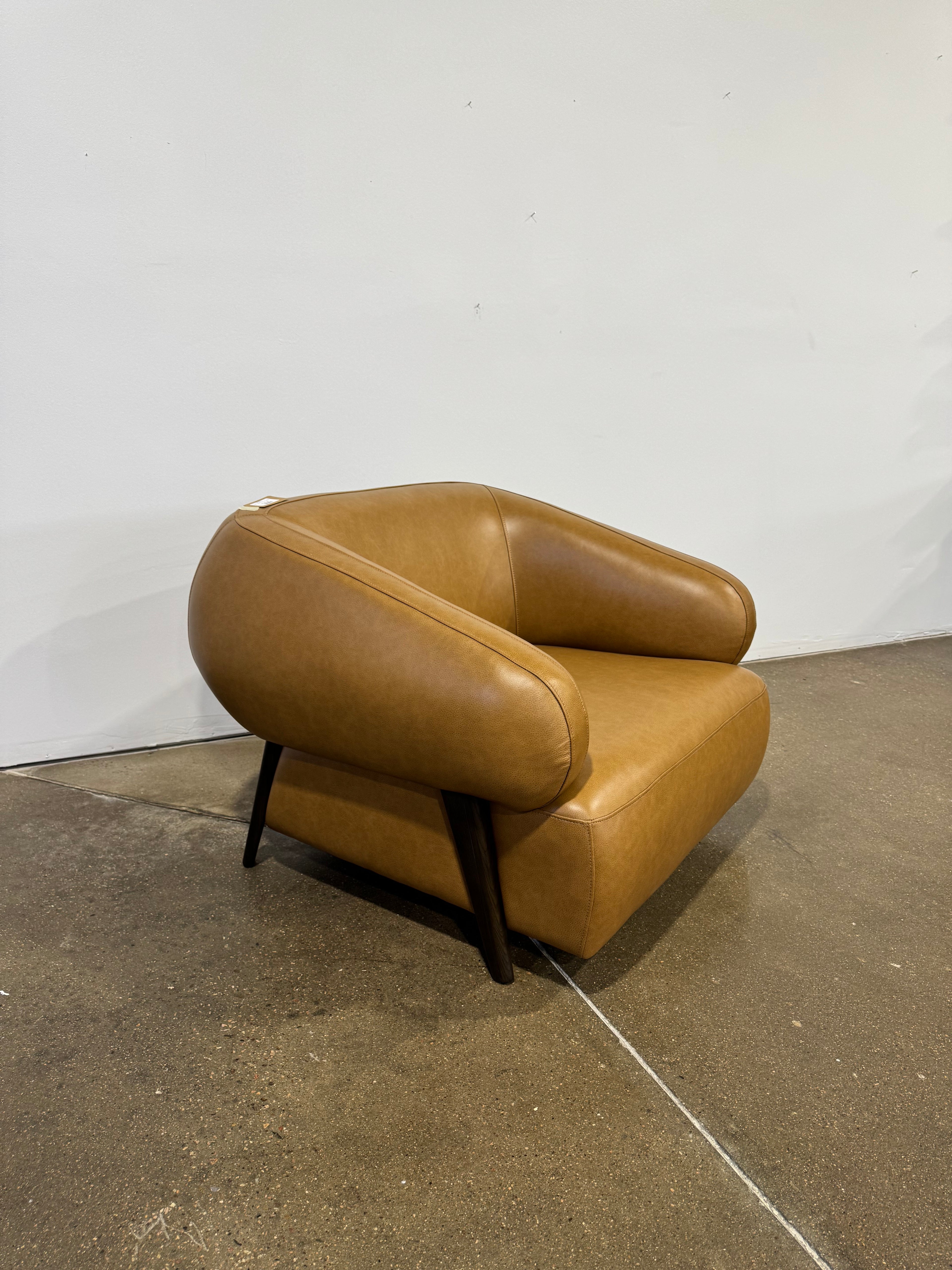 Moe's Devlin Lounge Chair Tan Leather