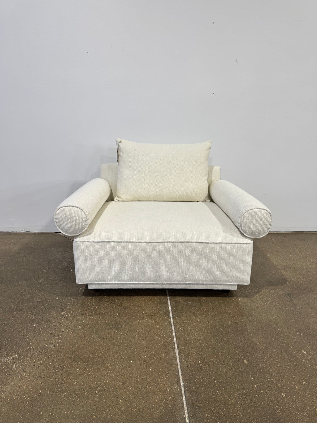 Moe's Rosello Arm Chair White
