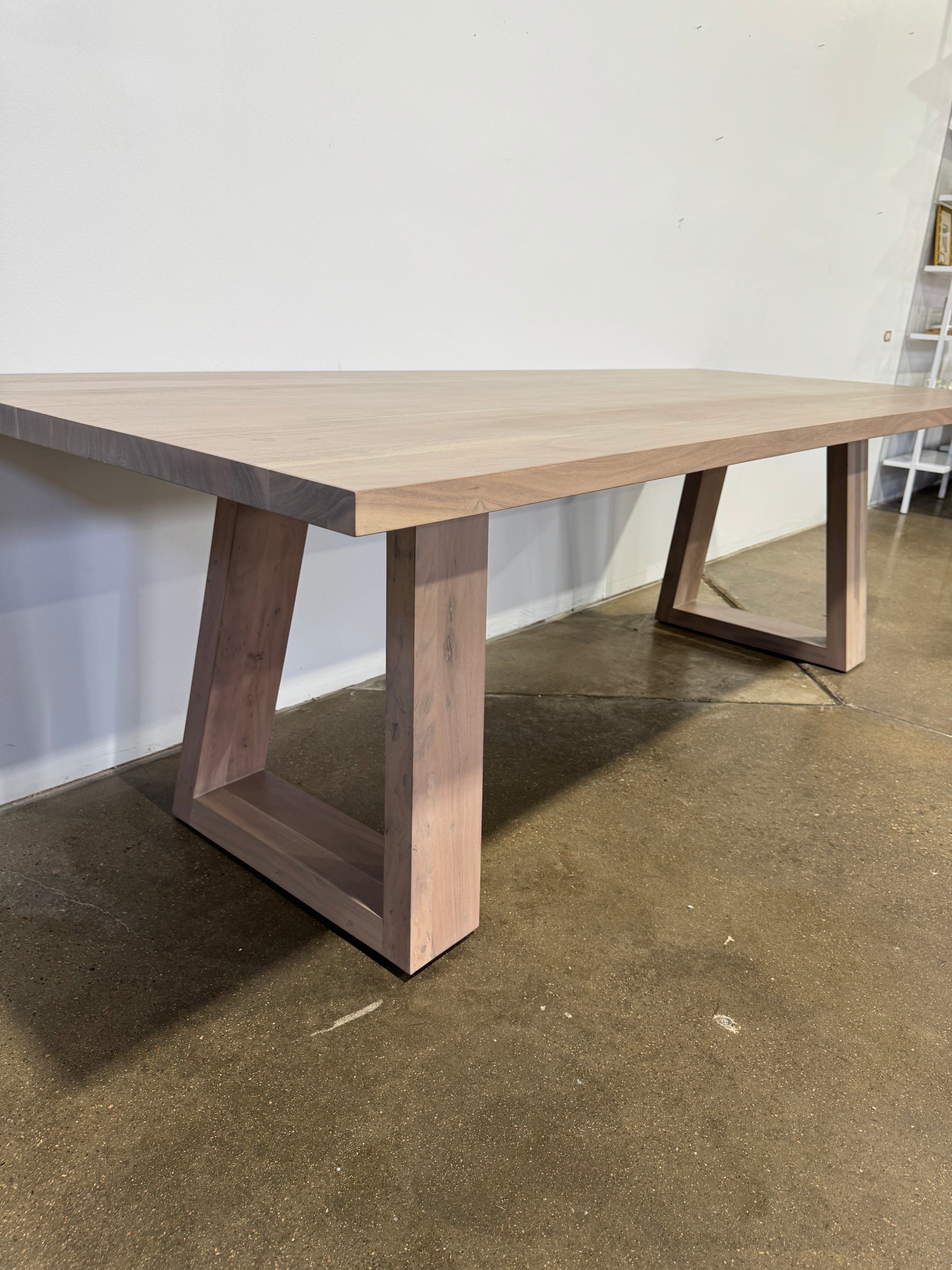 Moe's Tanya Dining Table