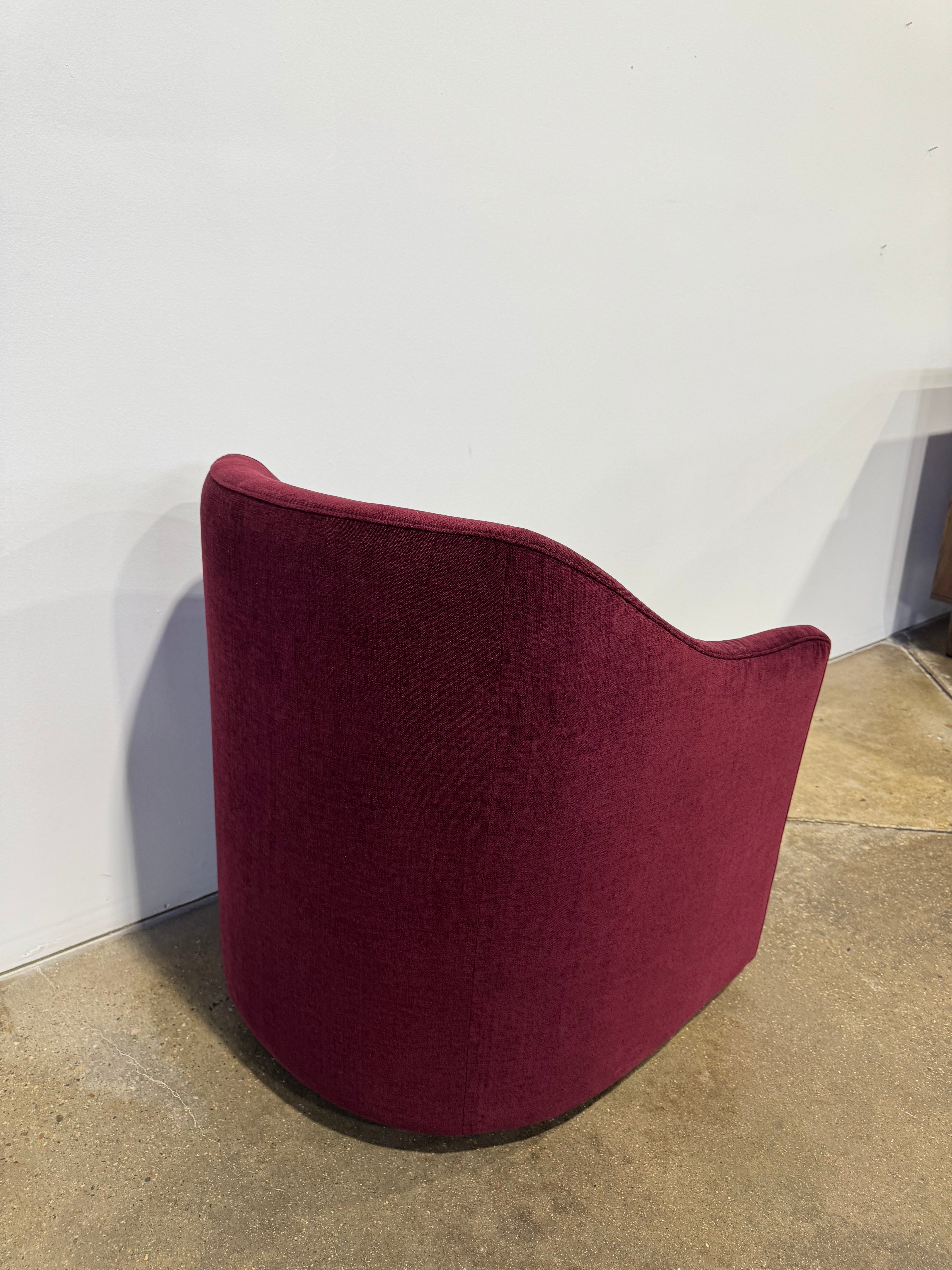 Interior Define Savona Swivel Chair - Maroon