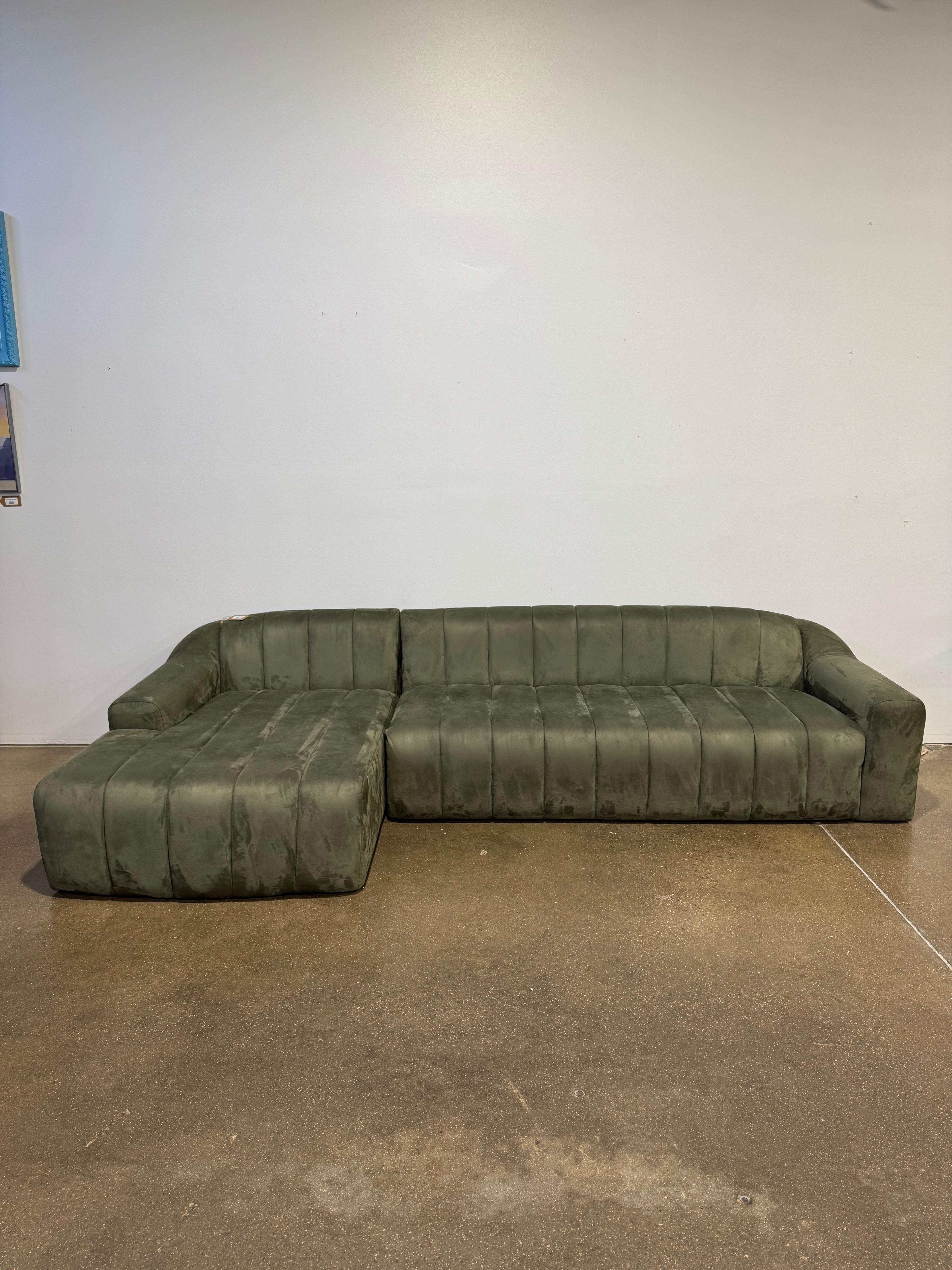 Nuevo Living Caroline Sectional