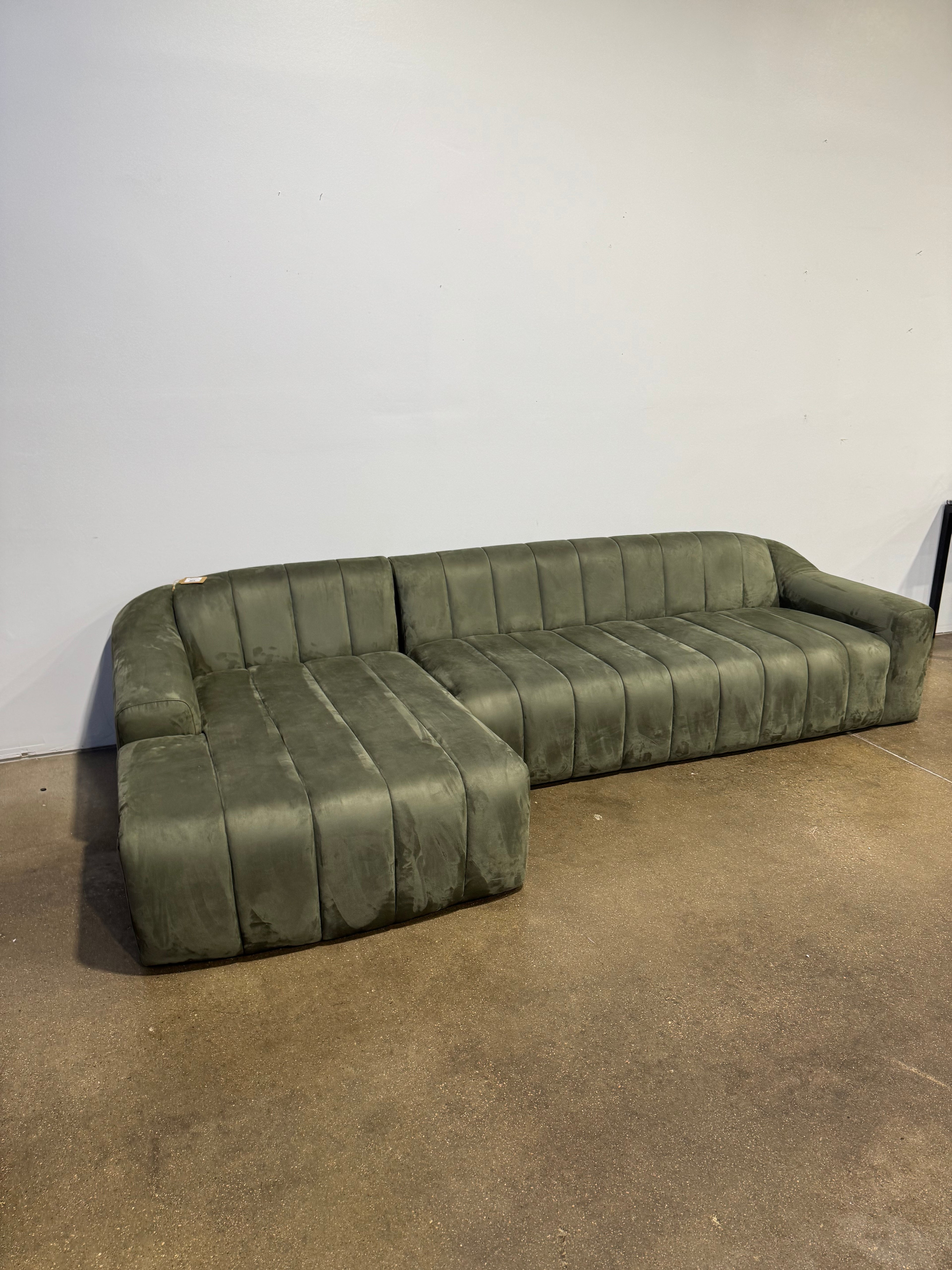 Nuevo Living Caroline Sectional