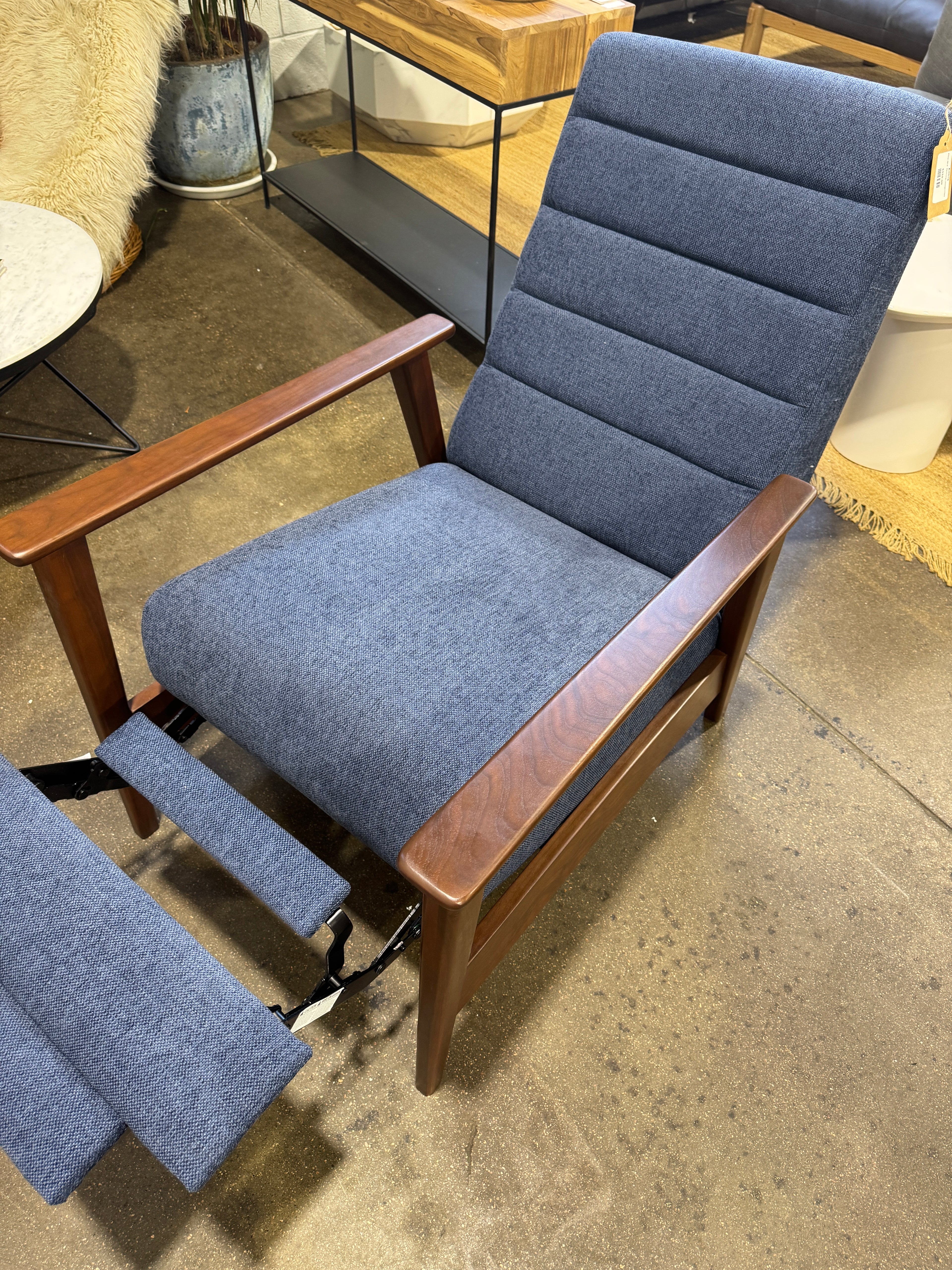 Article Ellow 28.5" Reclining Lounge Chair