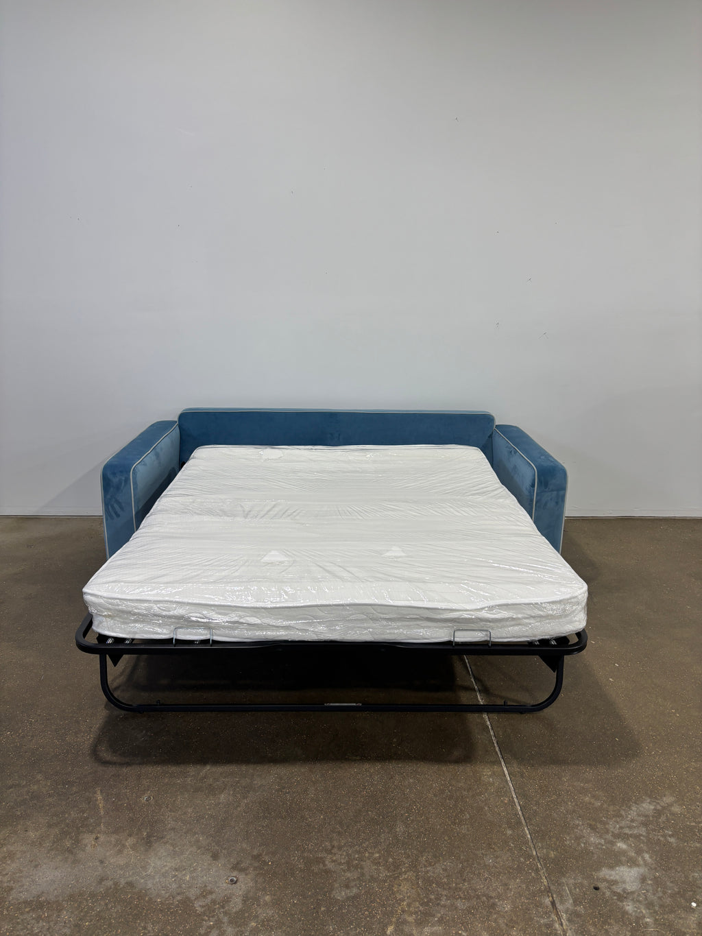 Interior Define James Sleeper with Contrast Piping - Sleeper