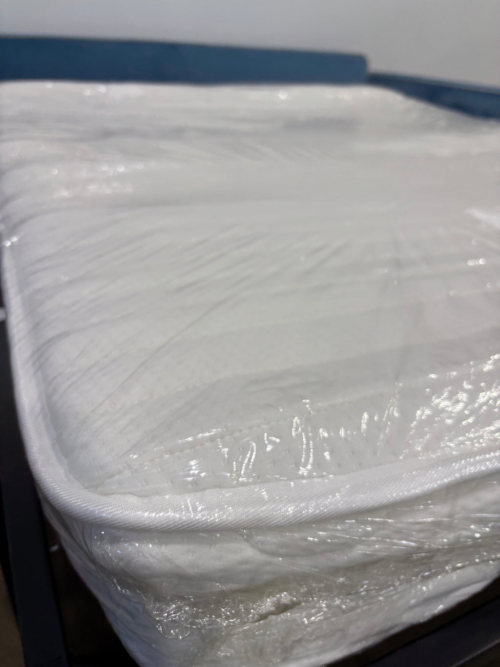 Interior Define James Sleeper with Contrast Piping - Sleeper