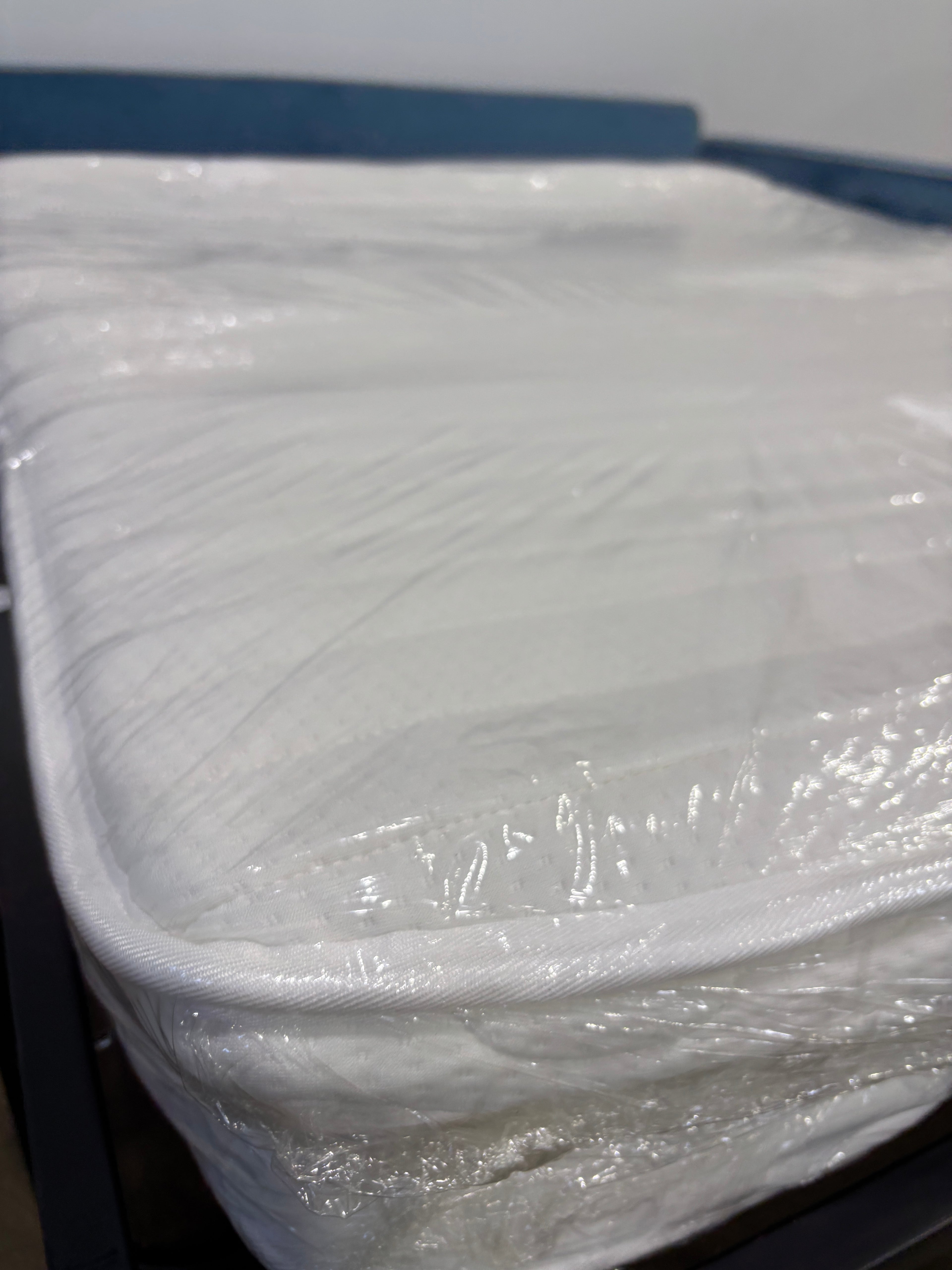 Interior Define James Sleeper with Contrast Piping - Sleeper