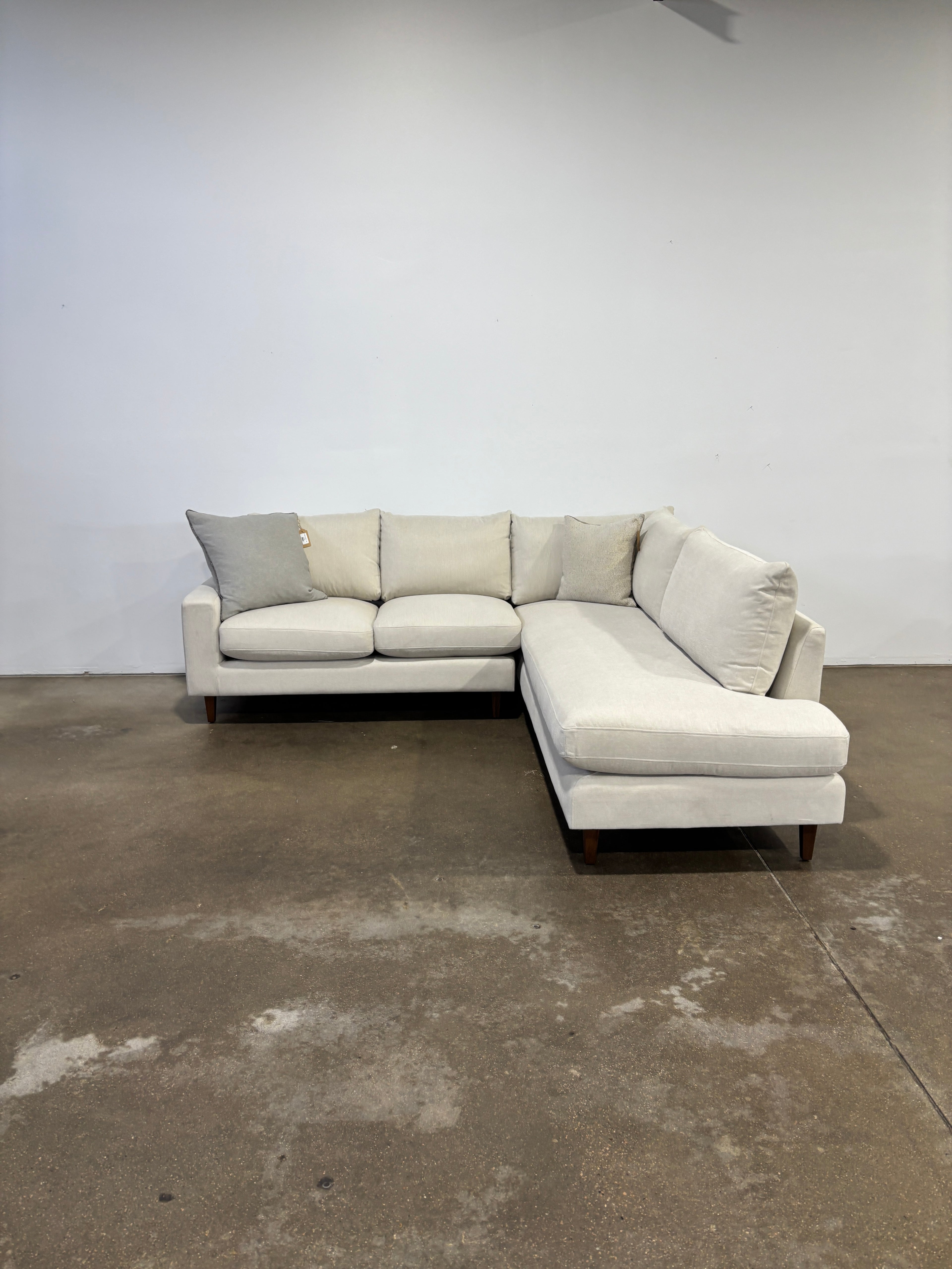 Interior Define Sloan 3-Seat Bumper Sectional - White