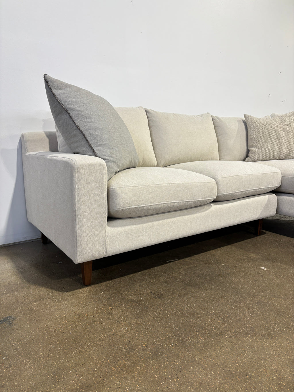 Interior Define Sloan 3-Seat Bumper Sectional - White