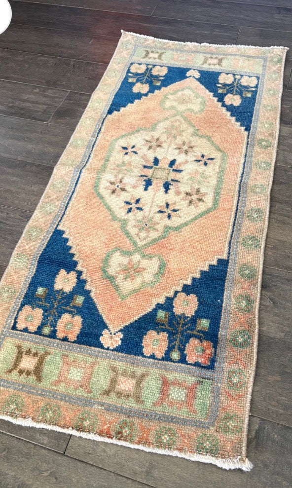 Vintage Rug #181 - 3'3" x 1'5.5"