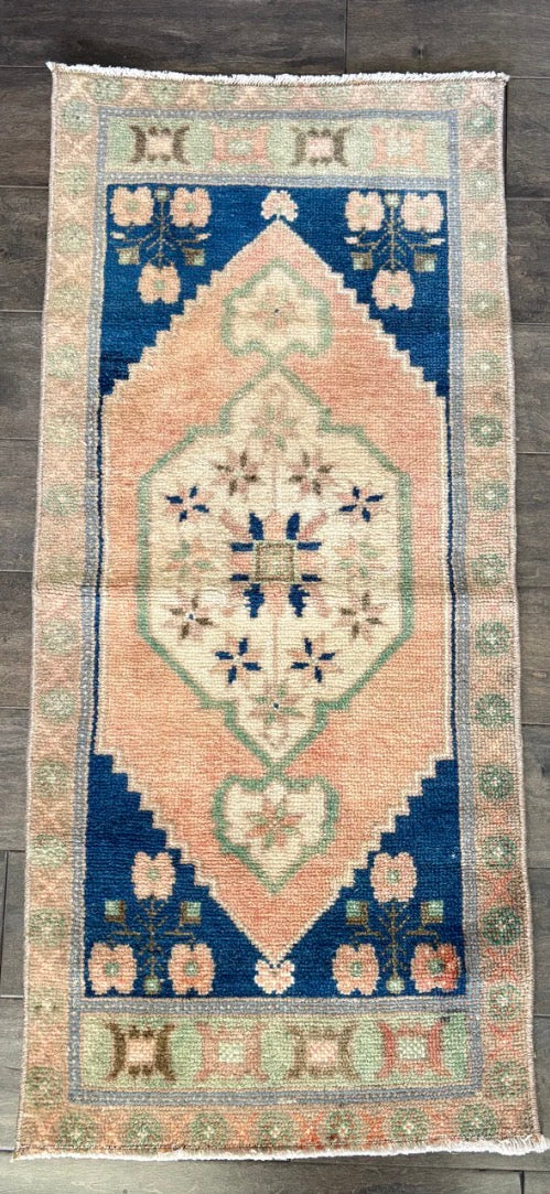 Vintage Rug #181 - 3'3" x 1'5.5"