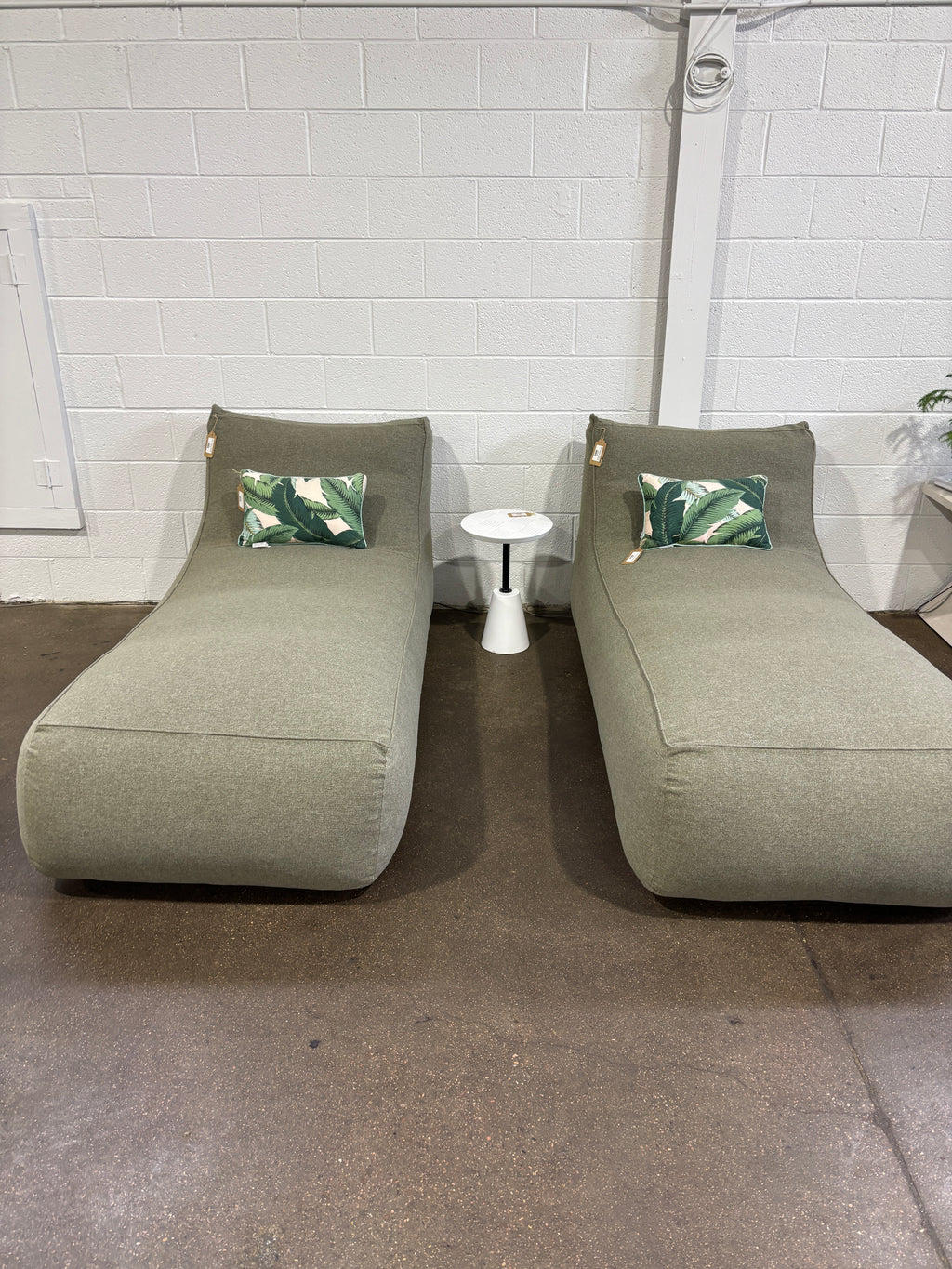 Moe's Home Collection Lirio Outdoor Chaise