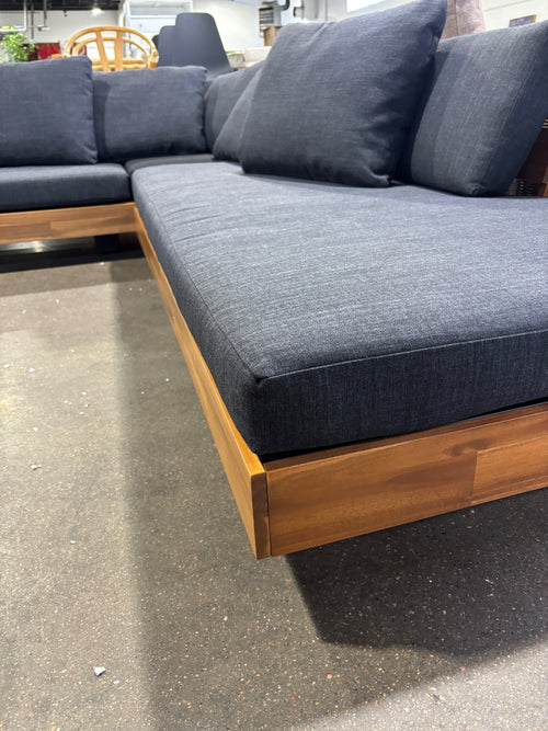 Article Lubek 100.5" Outdoor Sectional (as is)