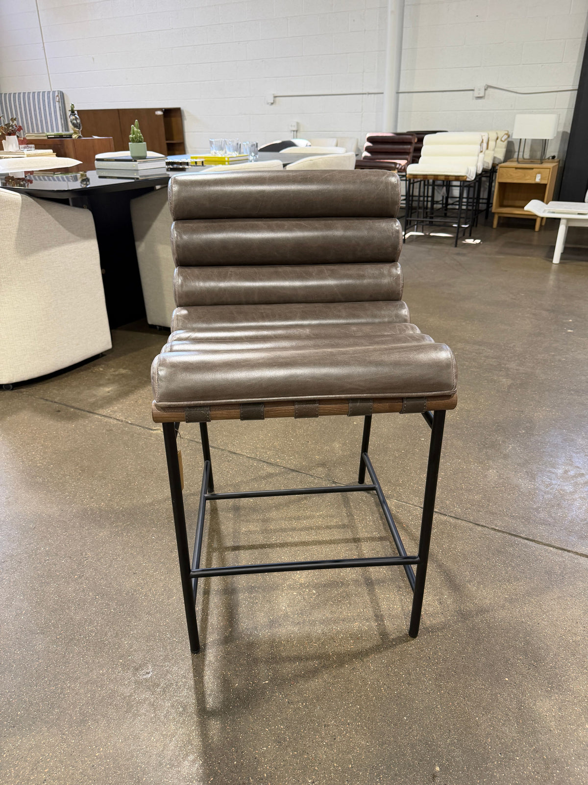 Denver Modern Vail Counter Stool Wolf Leather - Image 4