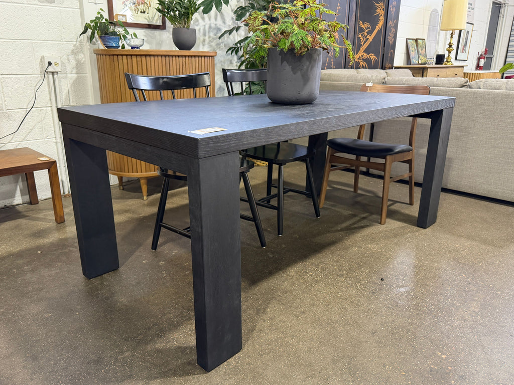 Millie Dining Table - Image 3