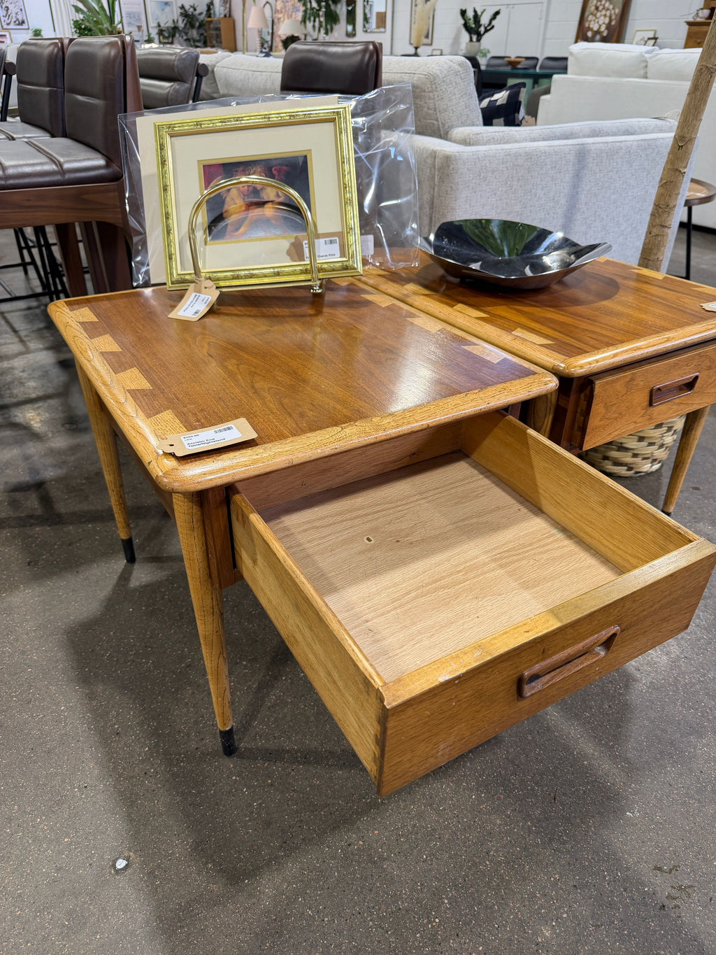 Lane Acclaim End Table/Nightstand - Image 4