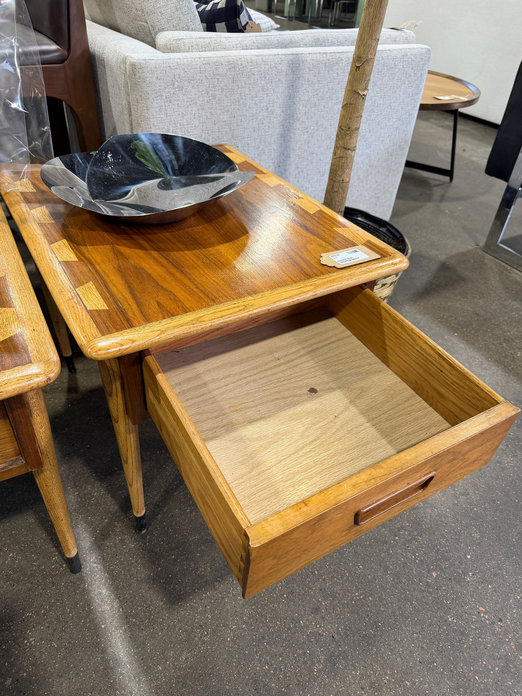 Lane Acclaim End Table/Nightstand - Image 6