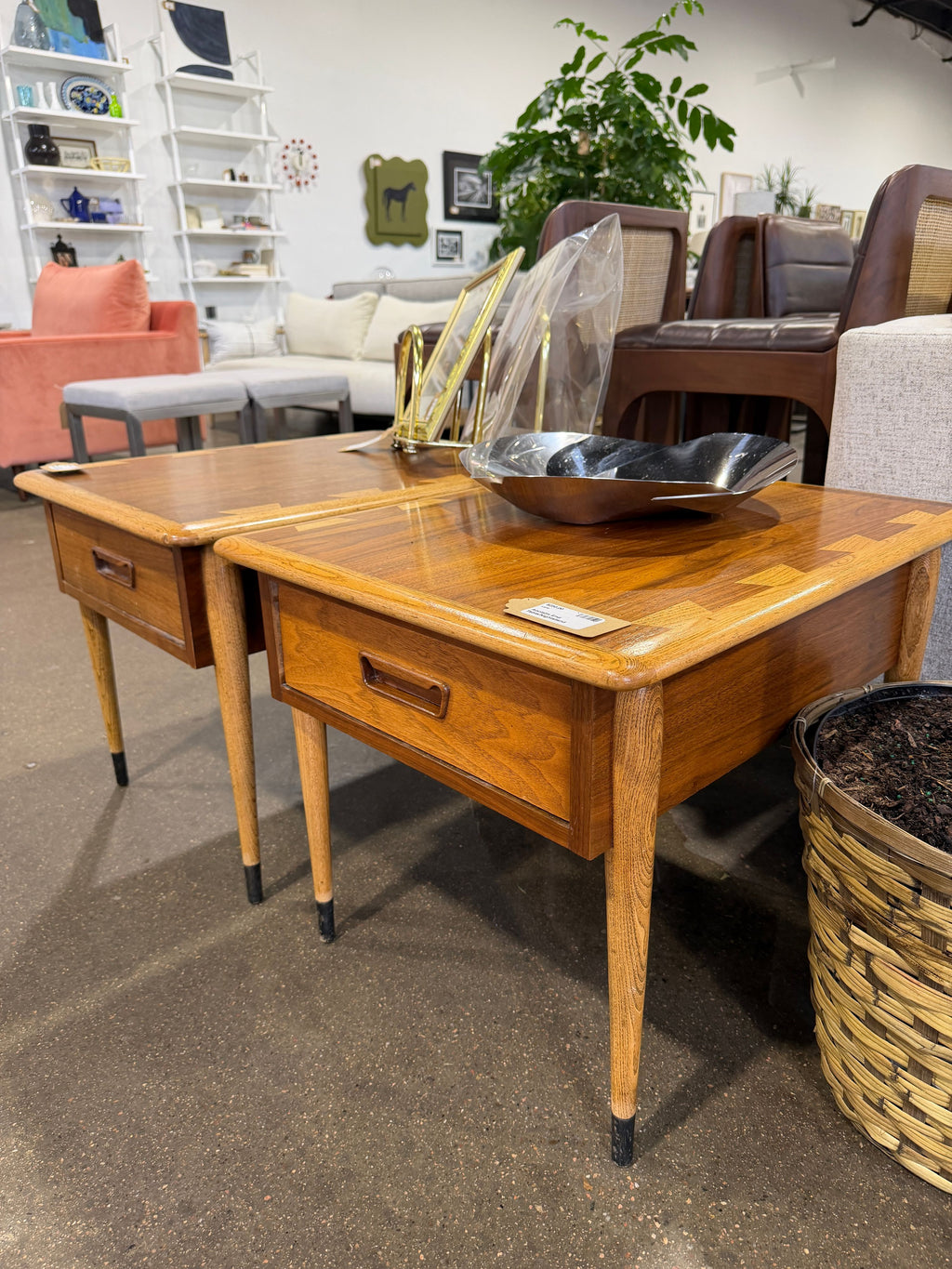 Lane Acclaim End Table/Nightstand - Image 7