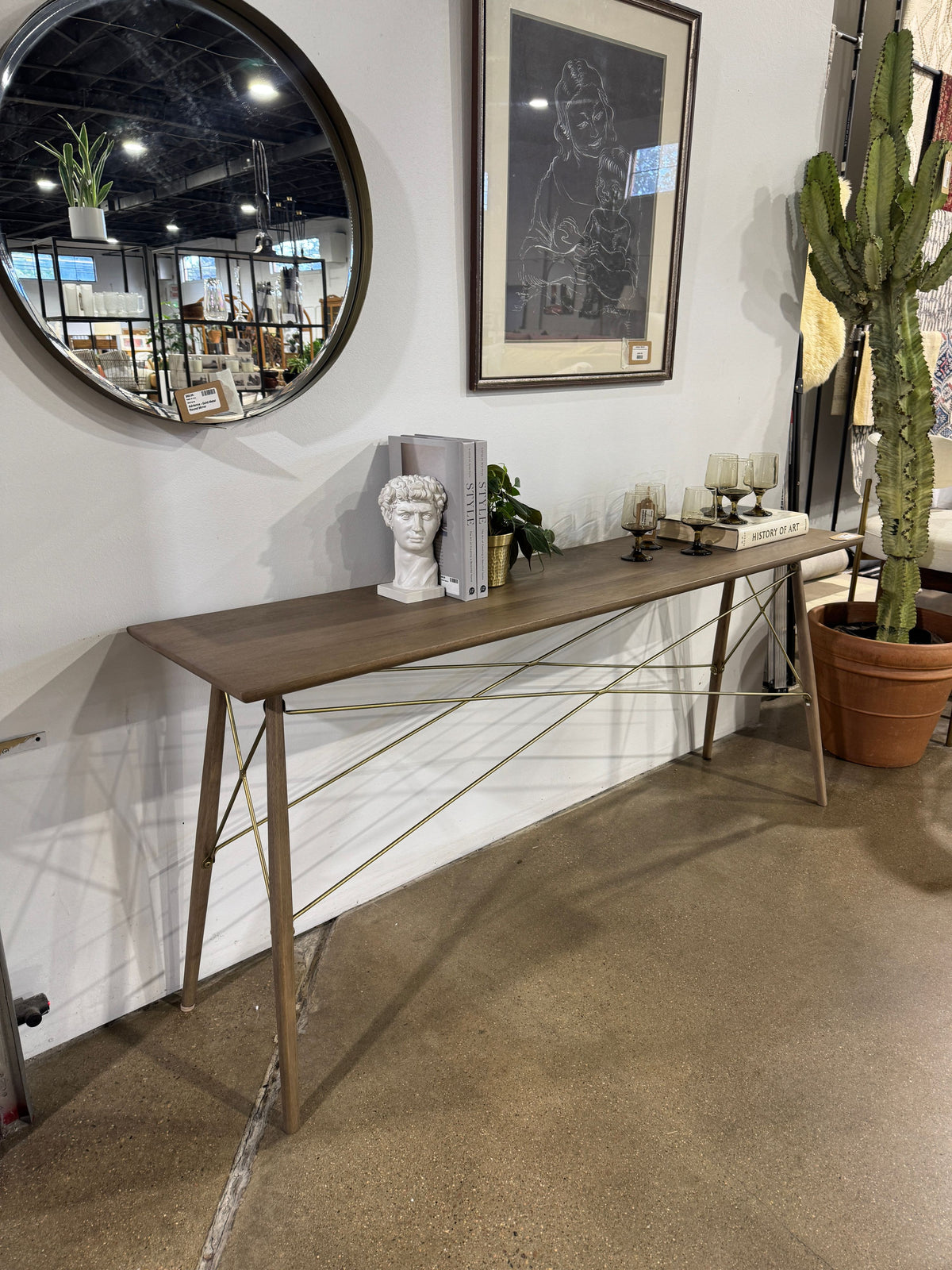 Mercana Kirby Console Table - Image 3