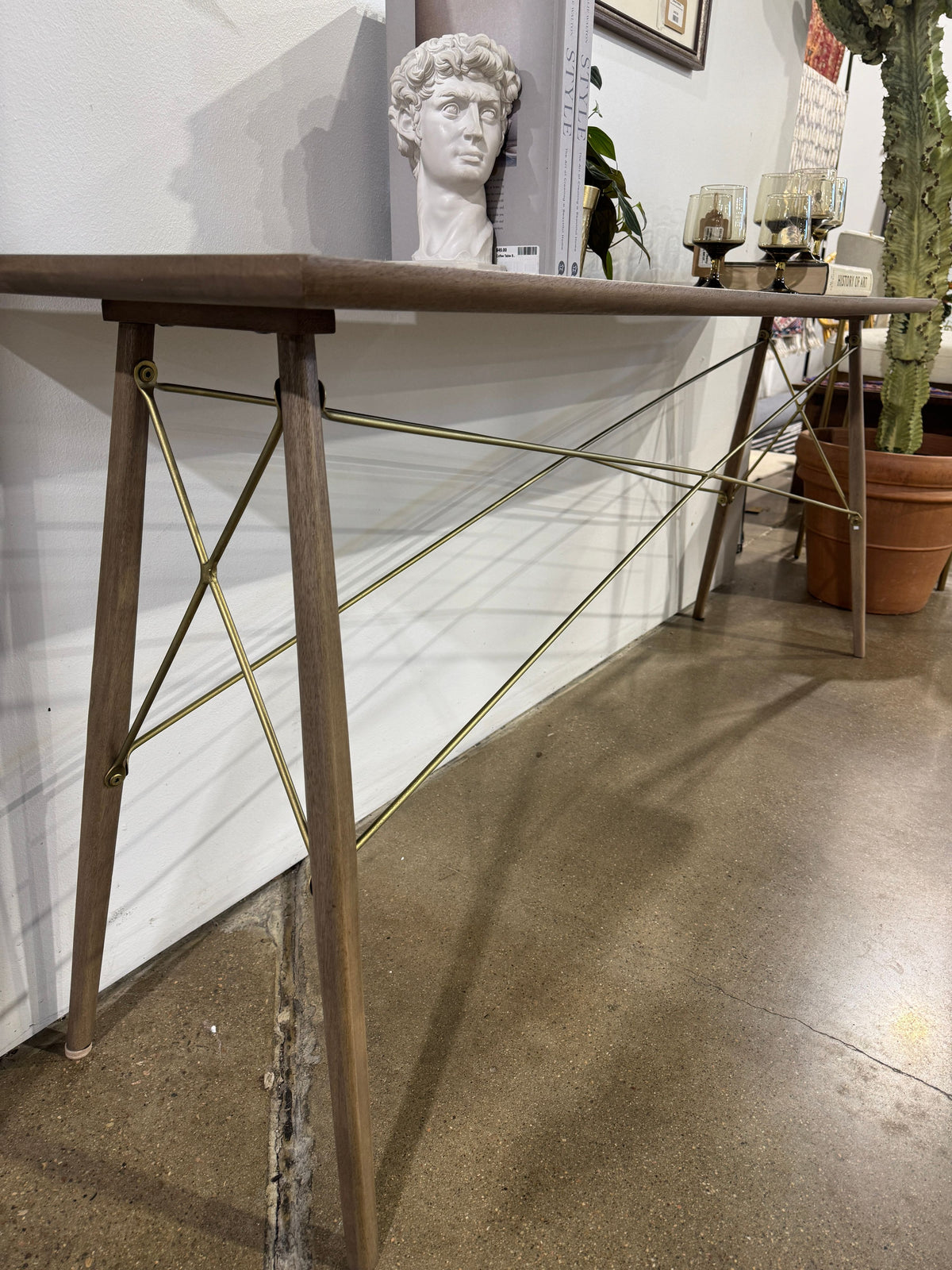 Mercana Kirby Console Table - Image 5