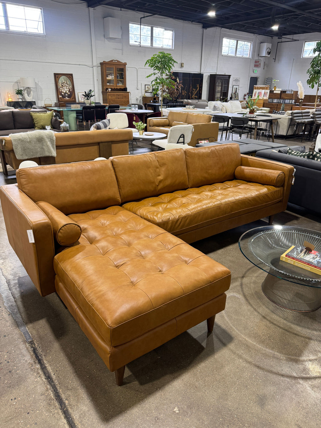 Mercana Svend Tan Leather Chaise Sofa - Image 3