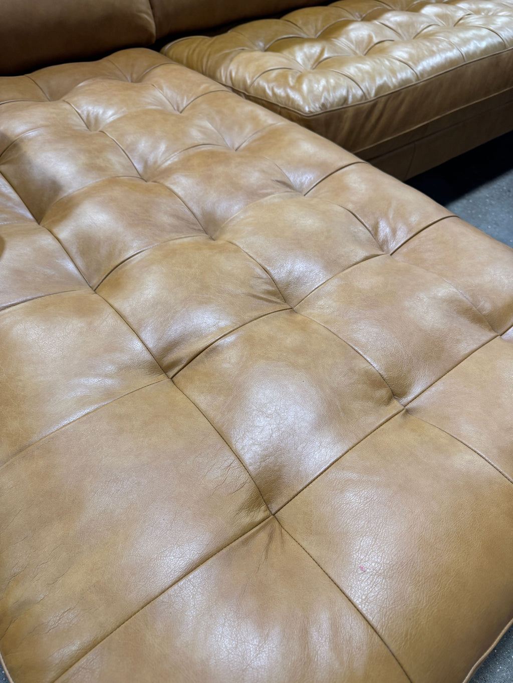 Mercana Svend Tan Leather Chaise Sofa - Image 4