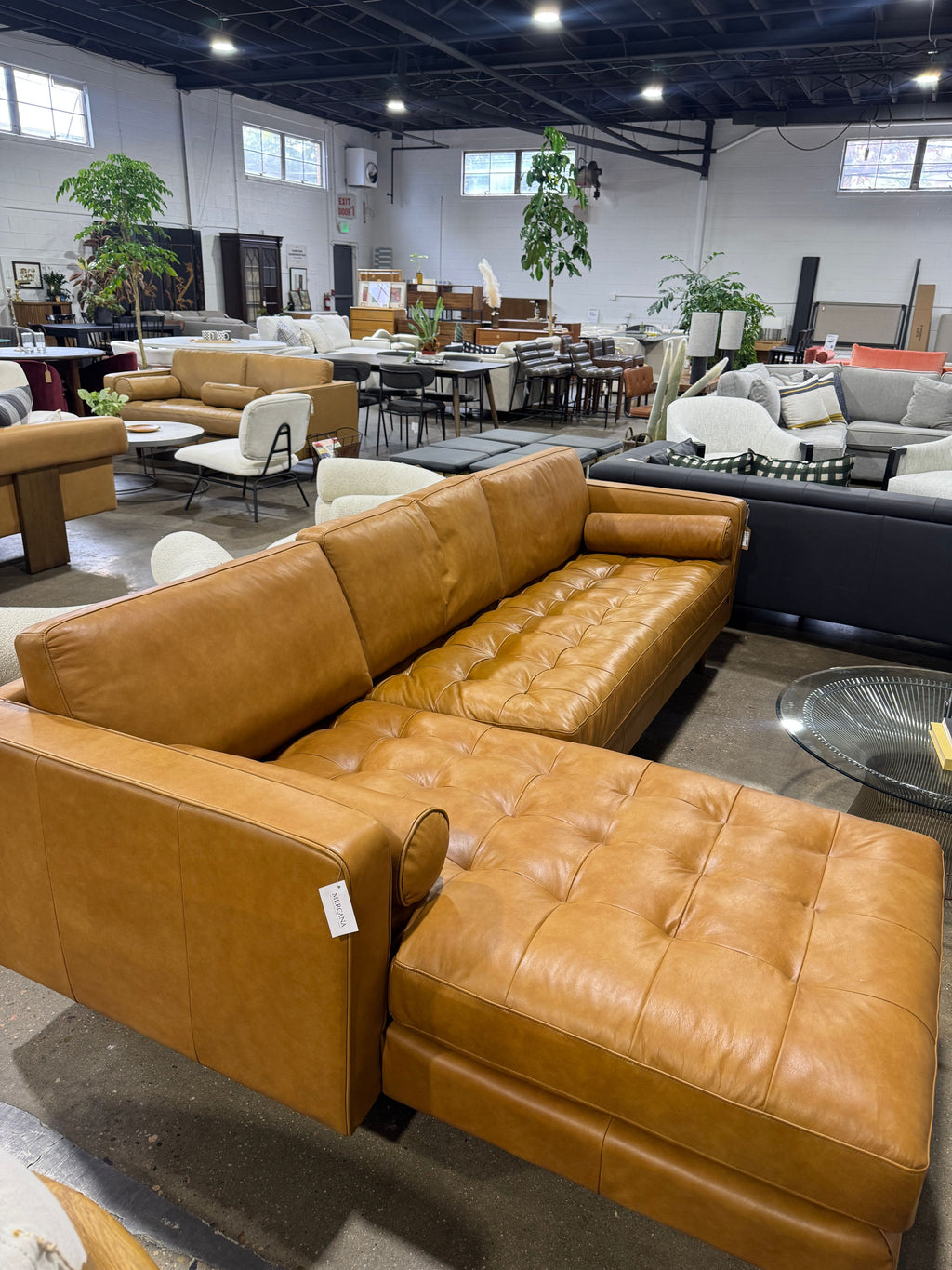 Mercana Svend Tan Leather Chaise Sofa - Image 5