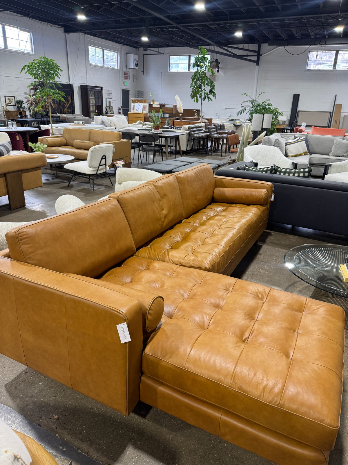 Mercana Svend Tan Leather Chaise Sofa - Image 5