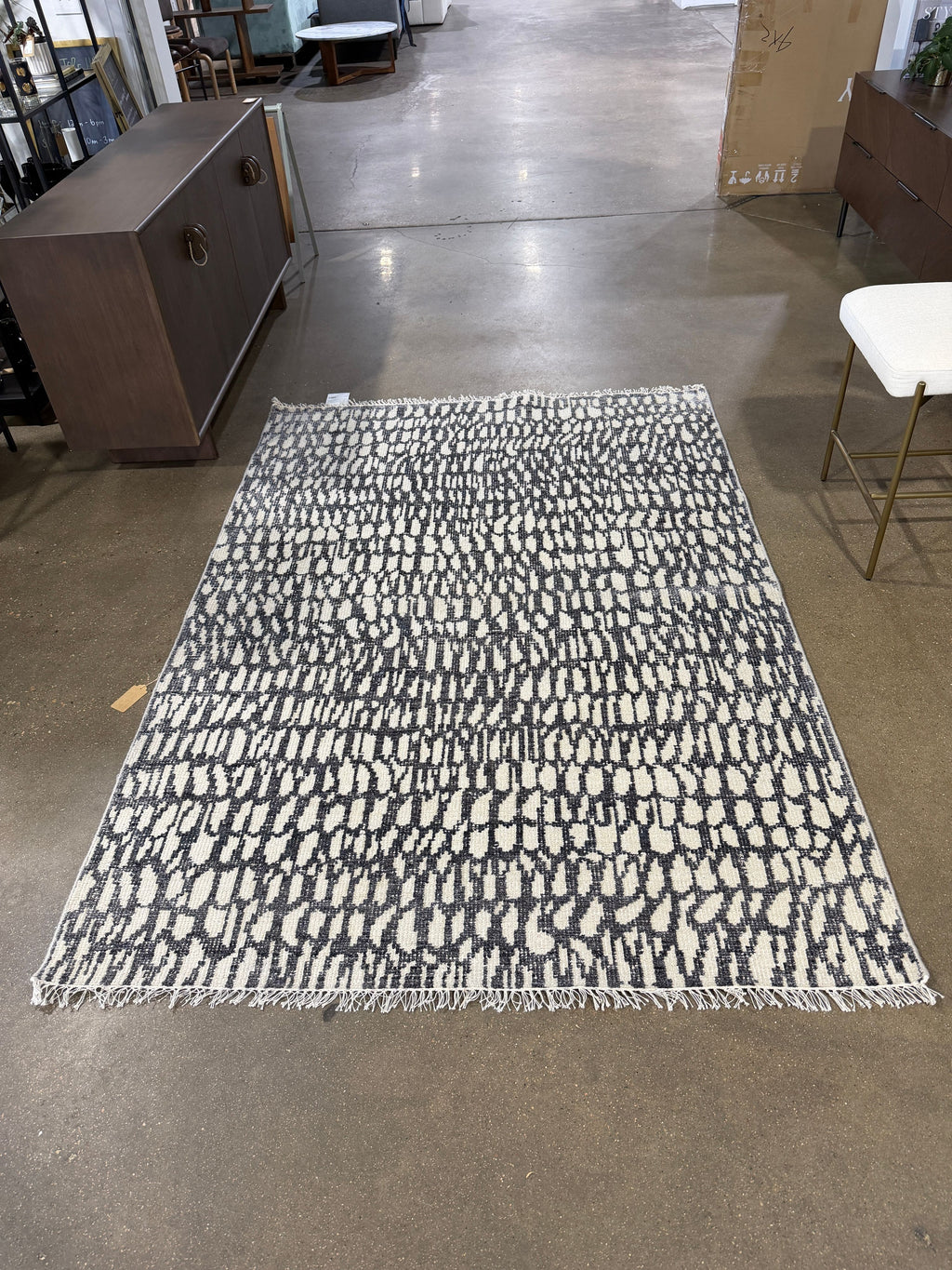 Soho Home Helibronn Rug Navy 5'7" x 7'10" - Image 5